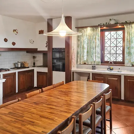 בית נופש 3 Bedroom Amazing In