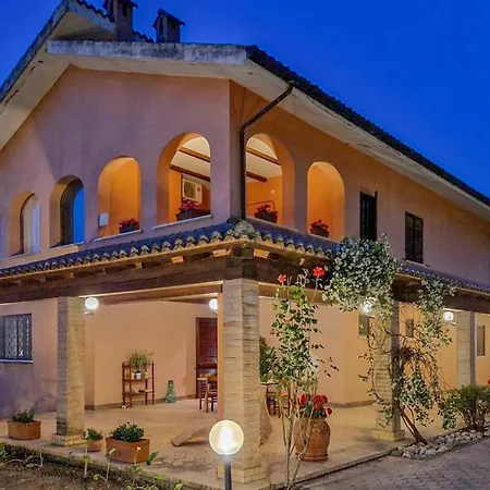 בית נופש 3 Bedroom Amazing In *